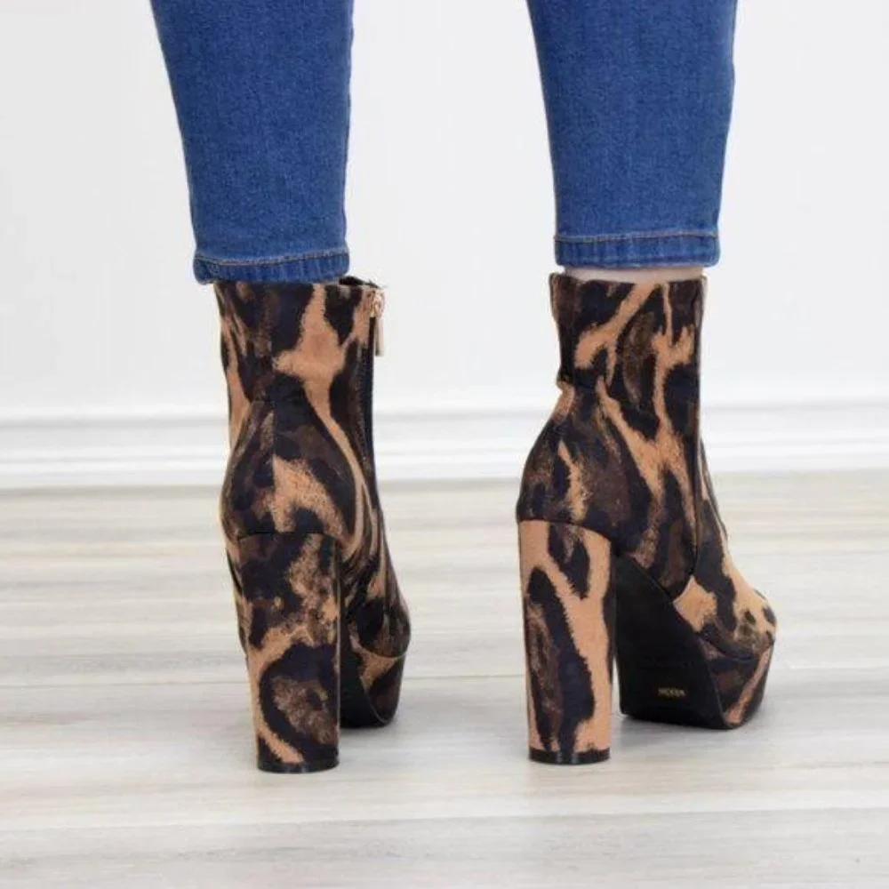 Leopard animal print platform ankle booties - Picture 10 of 11